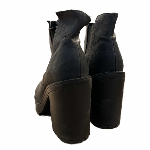 38 - Divided - Black Combat Chelsea Boot - Picture 4 of 14